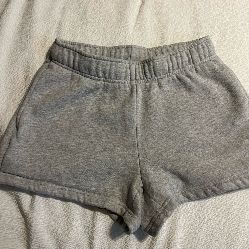 Aritzia TNA cozy af shorts